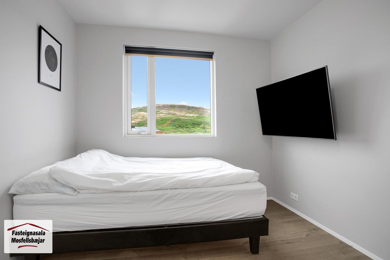 Rökkvatjörn 1, 113 Reykjavík