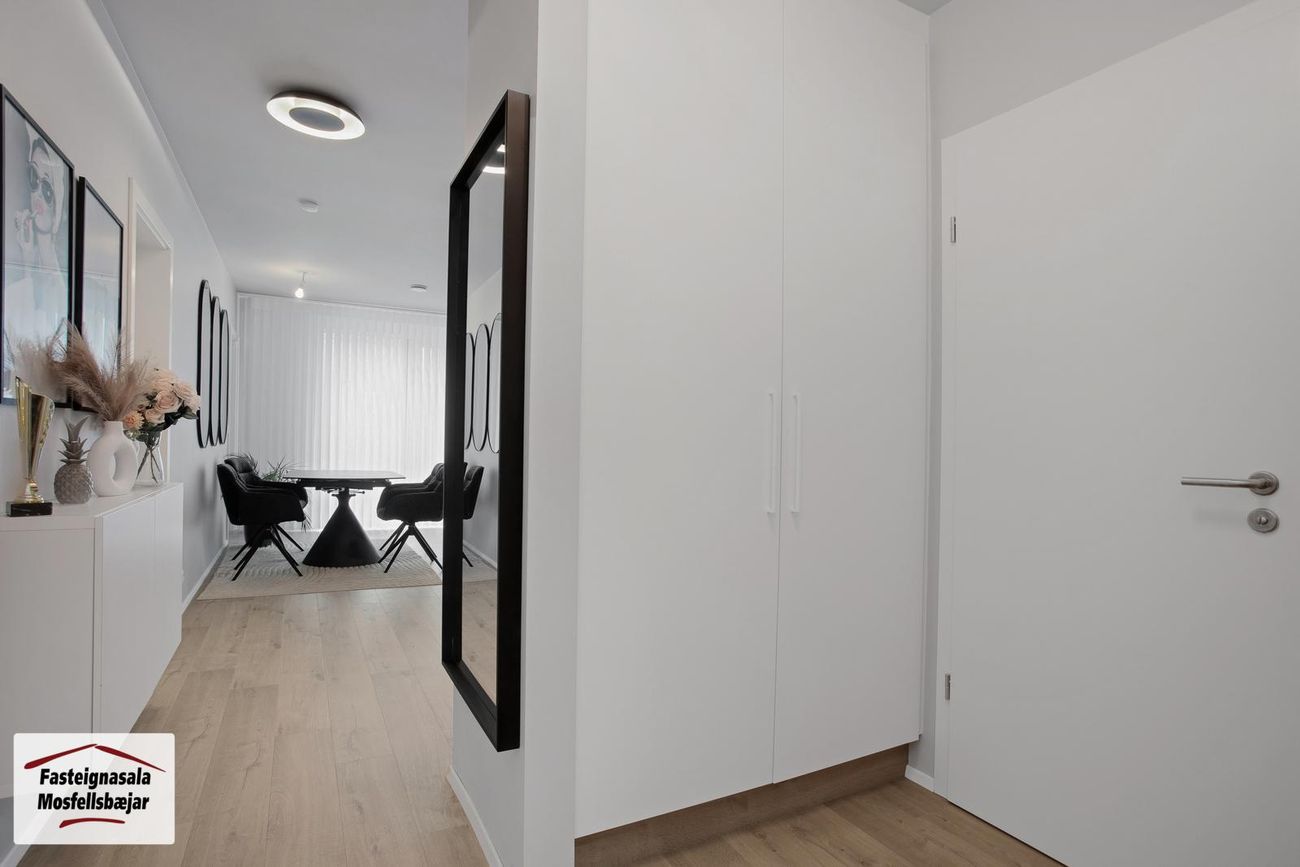 Rökkvatjörn 1, 113 Reykjavík