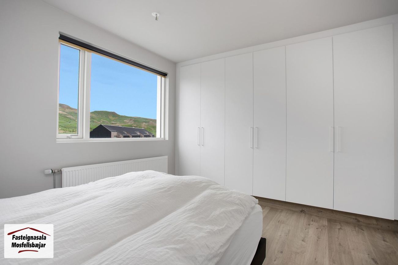 Rökkvatjörn 1, 113 Reykjavík