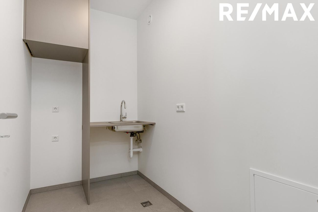 Hringbraut 120, 101 Reykjavík