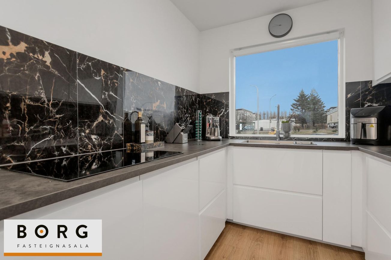 Háaleitisbraut 52, 108 Reykjavík