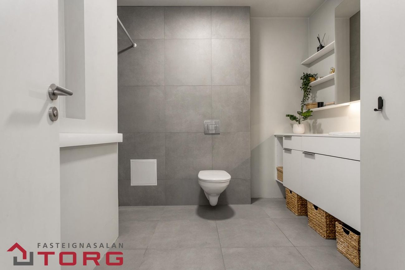 Hafnarbraut 12F, 200 Kópavogur