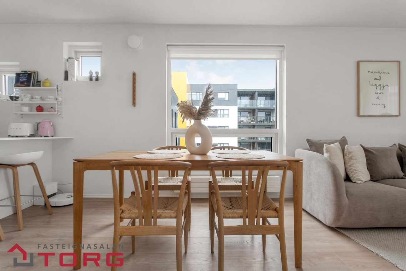 Hafnarbraut 12F, 200 Kópavogur