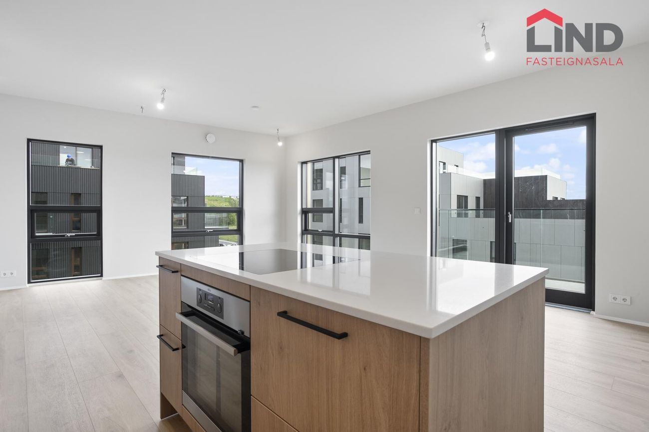 Jöfursbás 5B - 0402, 112 Reykjavík