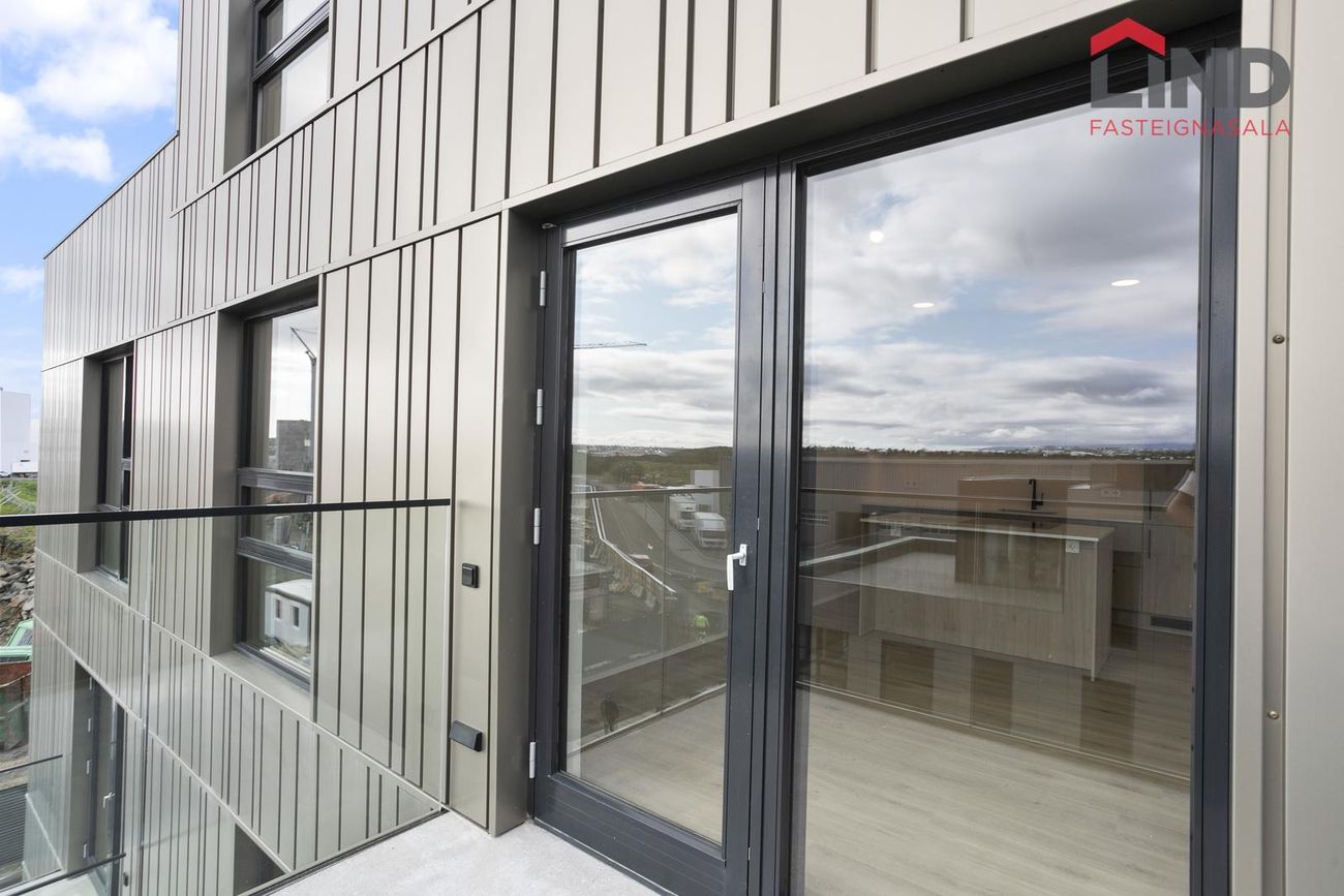 Jöfursbás 5B - 0402, 112 Reykjavík