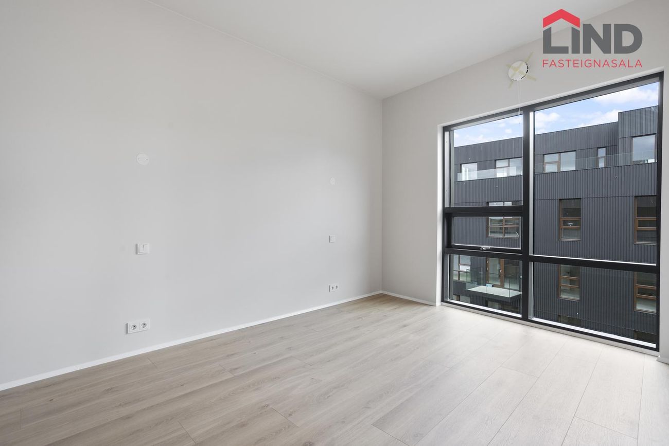 Jöfursbás 5B - 0402, 112 Reykjavík