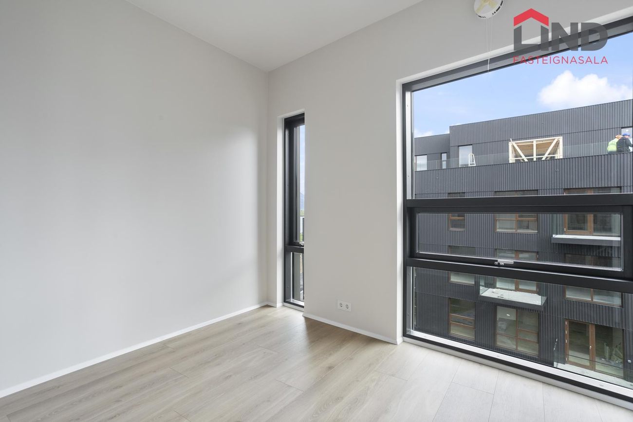 Jöfursbás 5B - 0402, 112 Reykjavík