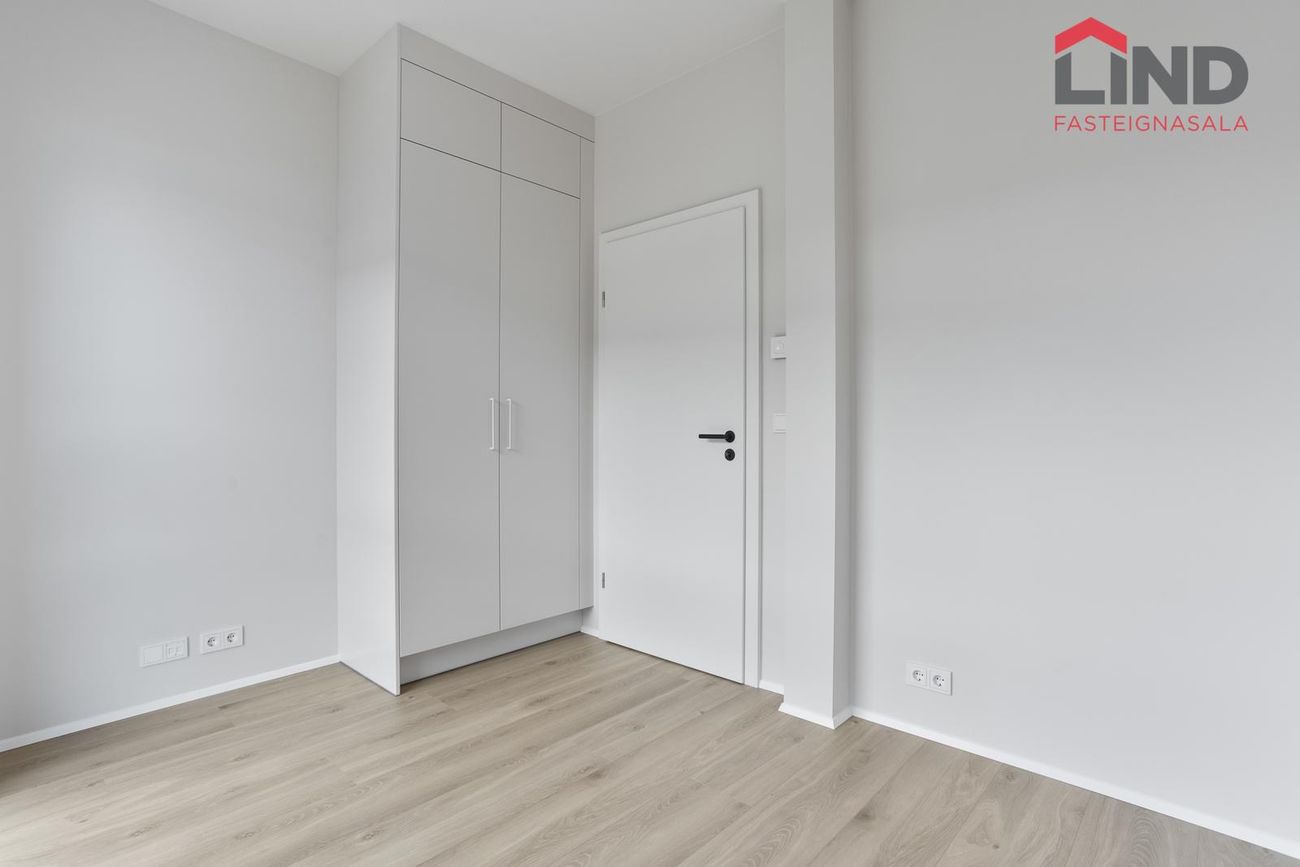 Jöfursbás 5B - 0402, 112 Reykjavík