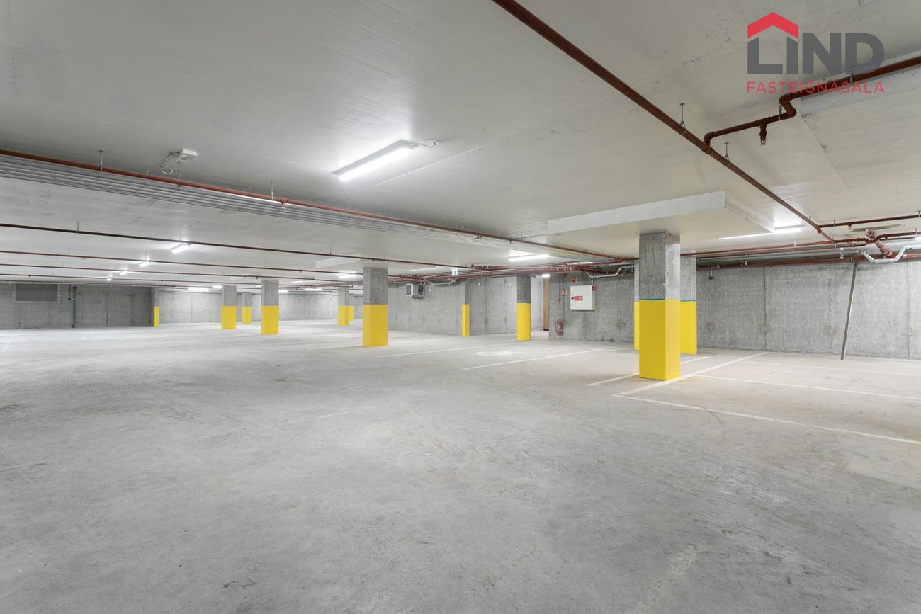 Jöfursbás 5B - 0402, 112 Reykjavík