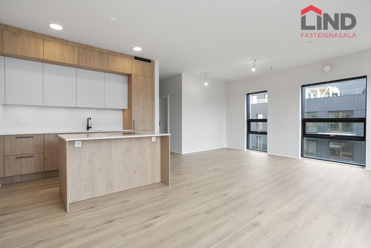 Jöfursbás 5B - 0402, 112 Reykjavík