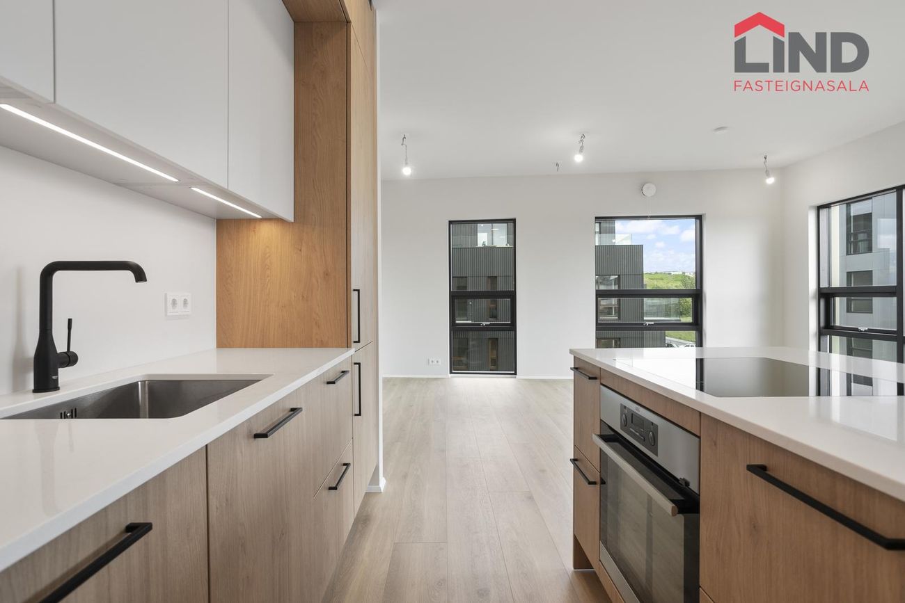 Jöfursbás 5B - 0402, 112 Reykjavík