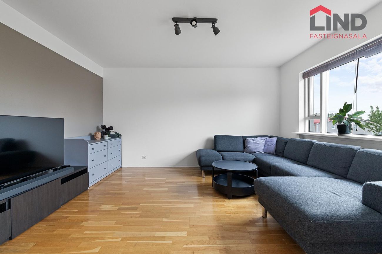 Stigahlíð 10, 105 Reykjavík