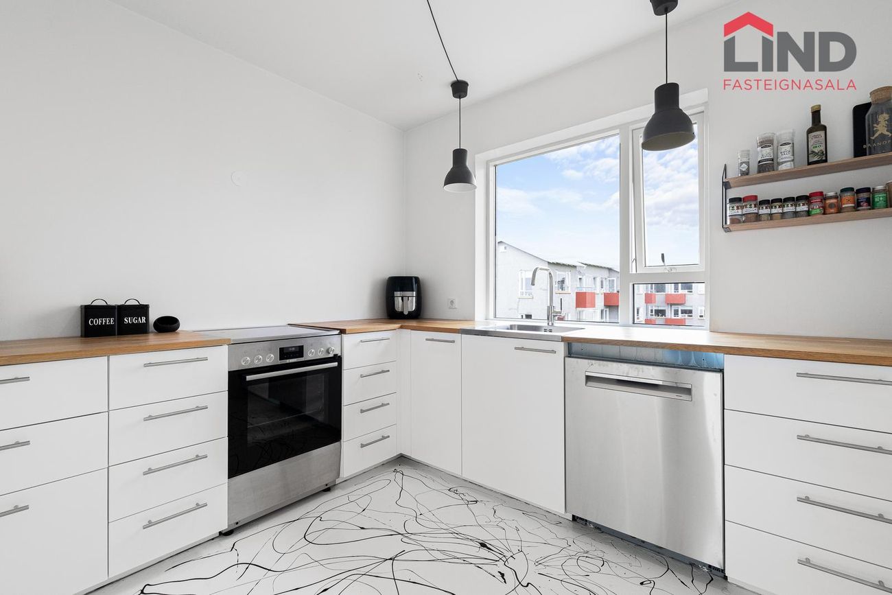 Stigahlíð 10, 105 Reykjavík