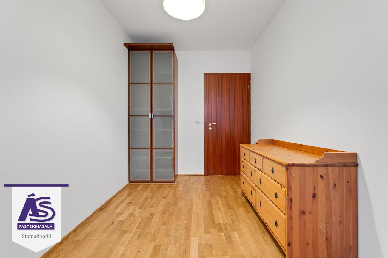 Naustabryggja 13, 110 Reykjavík
