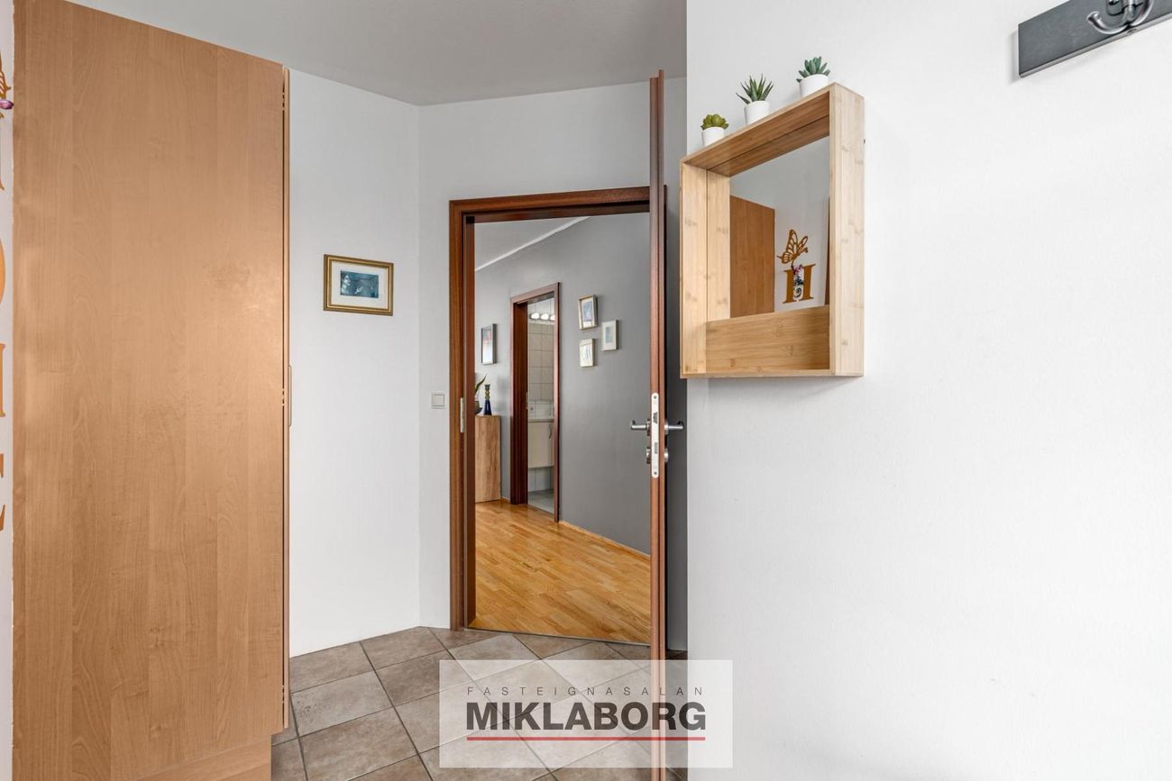 Burknavellir 17B, 221 Hafnarfjörður