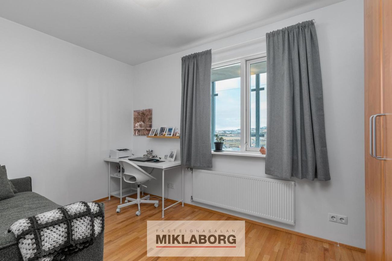 Burknavellir 17B, 221 Hafnarfjörður