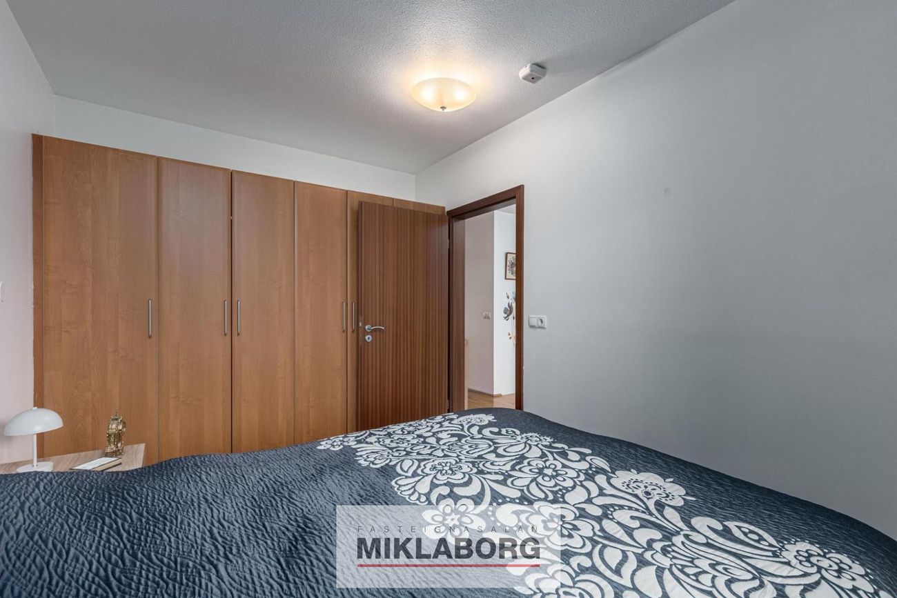 Burknavellir 17B, 221 Hafnarfjörður