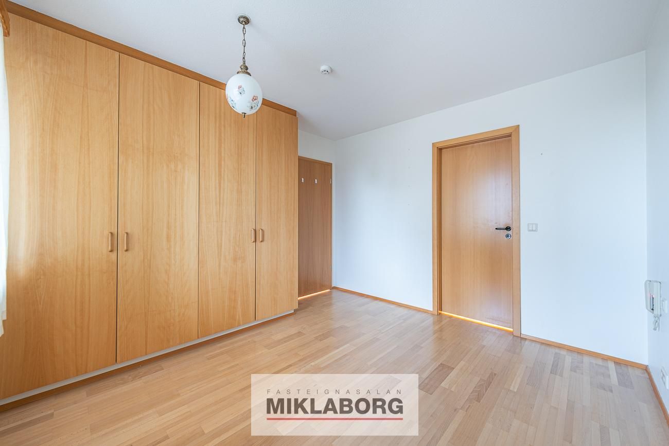 Hraunbær 103, 110 Reykjavík