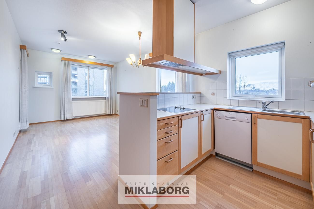 Hraunbær 103, 110 Reykjavík