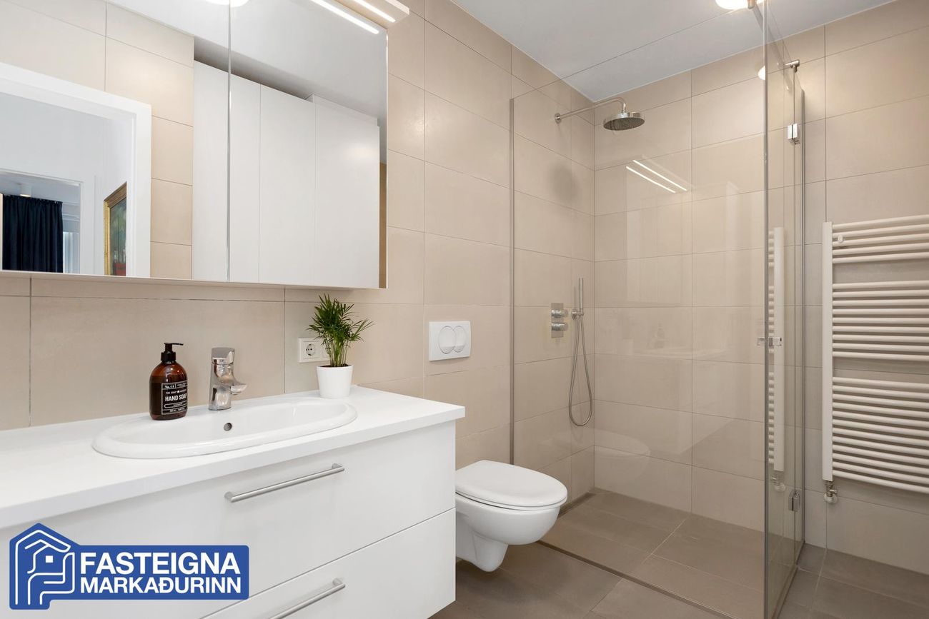 Naustavör 7 - 0105, 200 Kópavogur