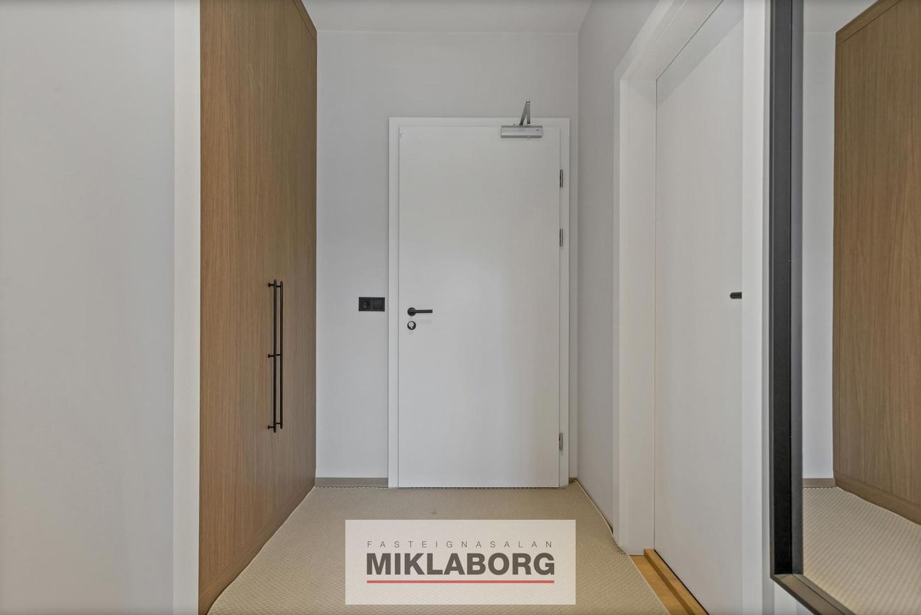 Breiðhöfði 17, 110 Reykjavík