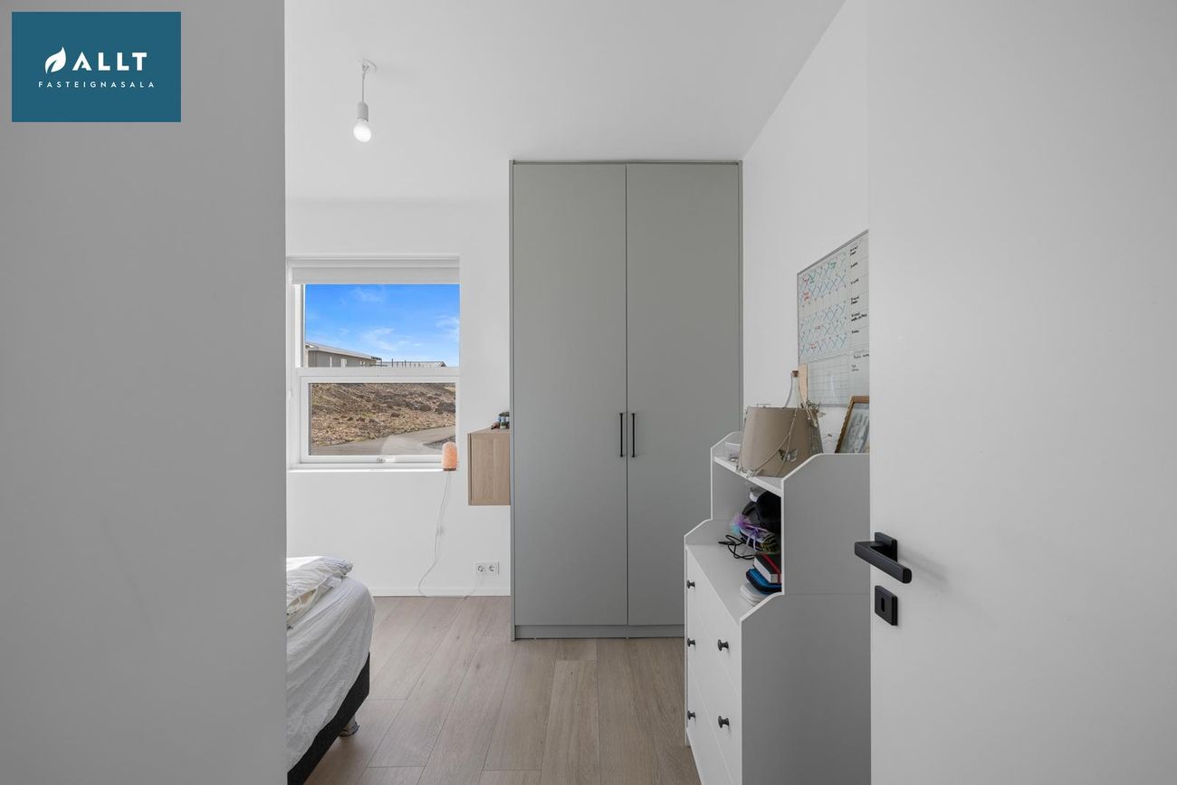 Dalsbraut 28, 260 Reykjanesbær