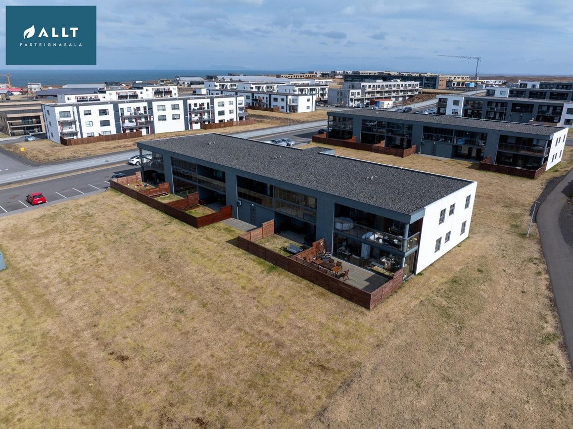 Dalsbraut 28, 260 Reykjanesbær