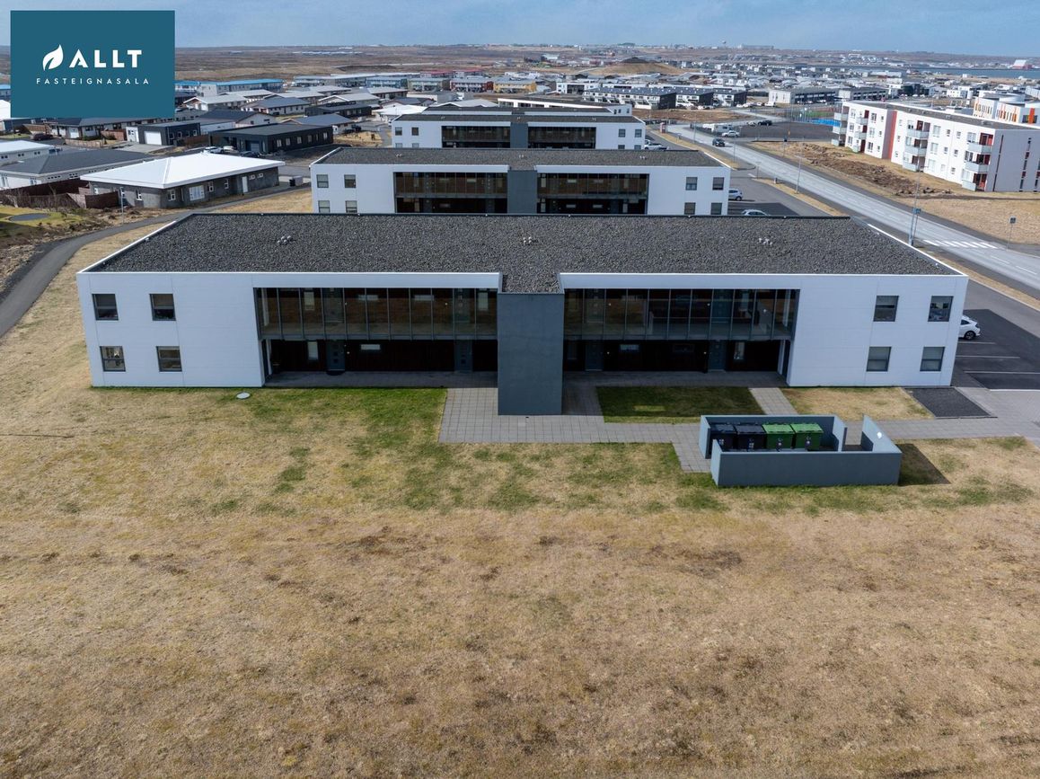 Dalsbraut 28, 260 Reykjanesbær