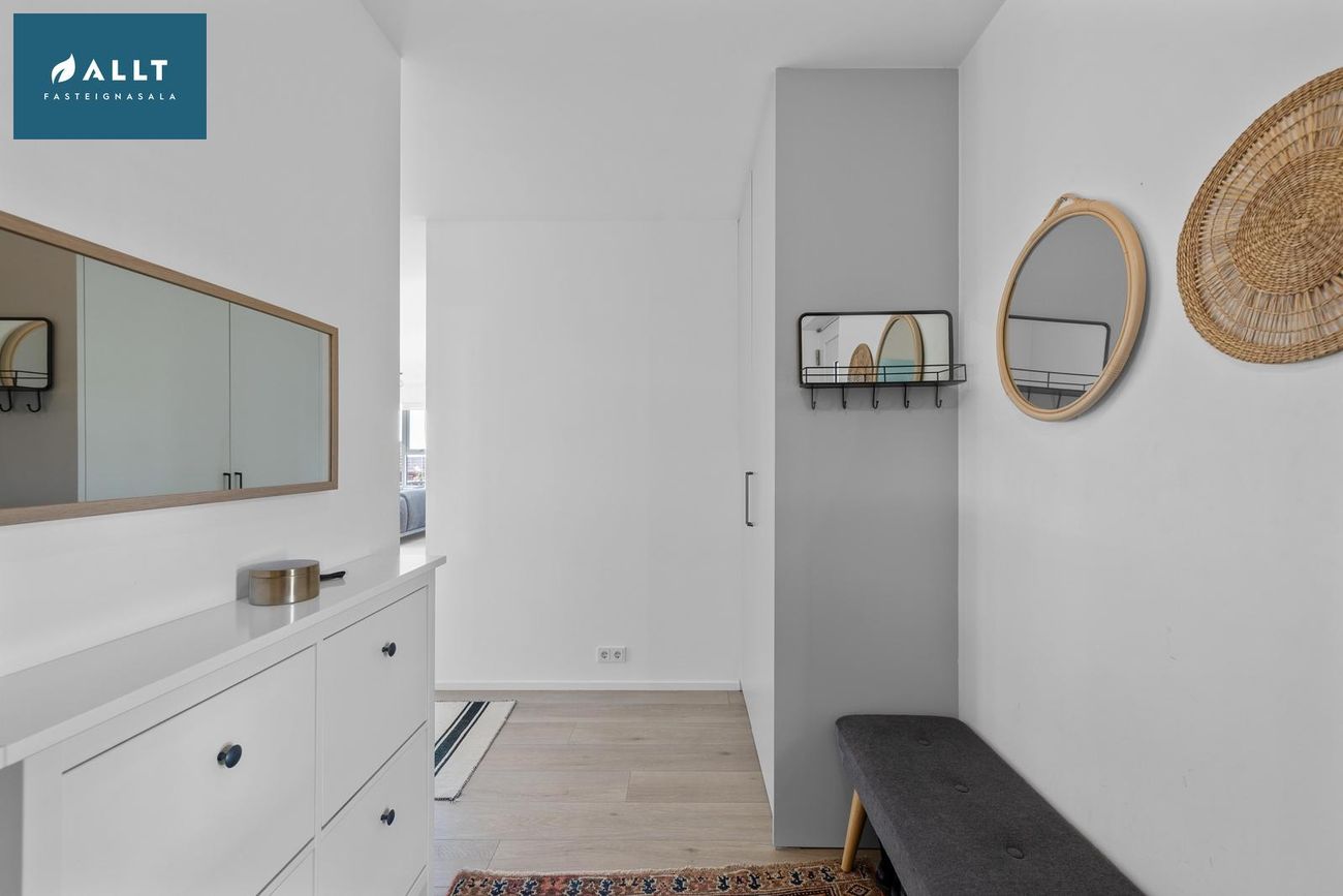 Dalsbraut 28, 260 Reykjanesbær