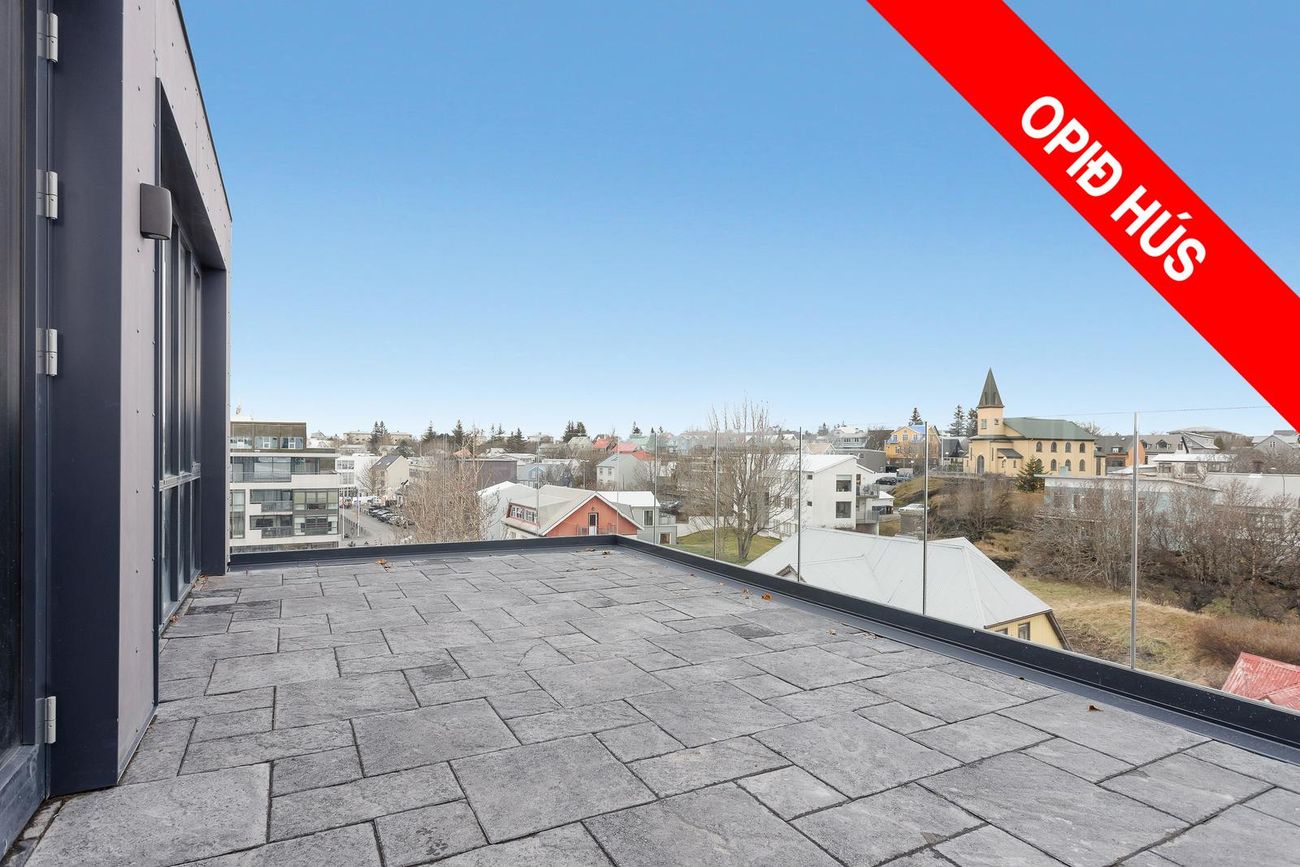 Strandgata 26, 220 Hafnarfjörður