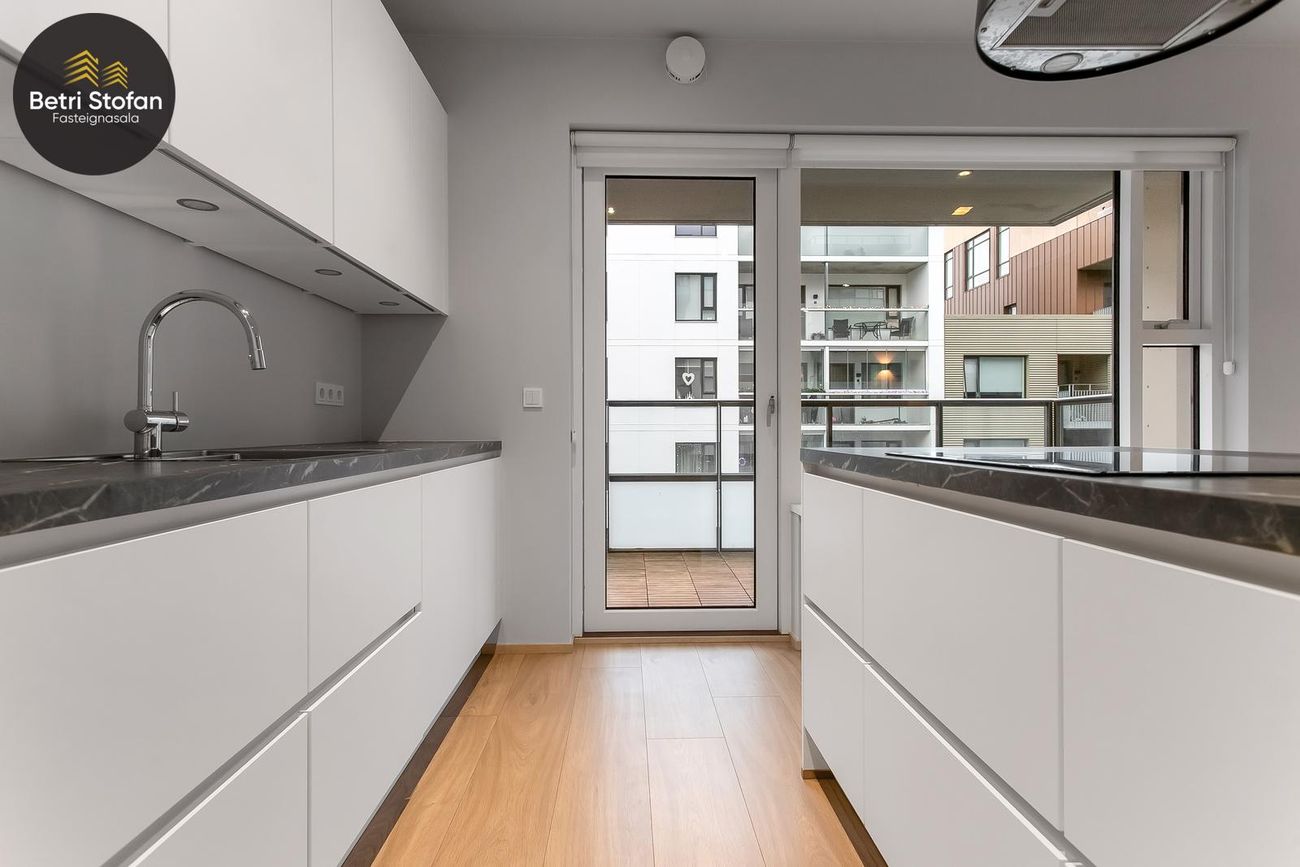Fálkahlíð 3, 102 Reykjavík