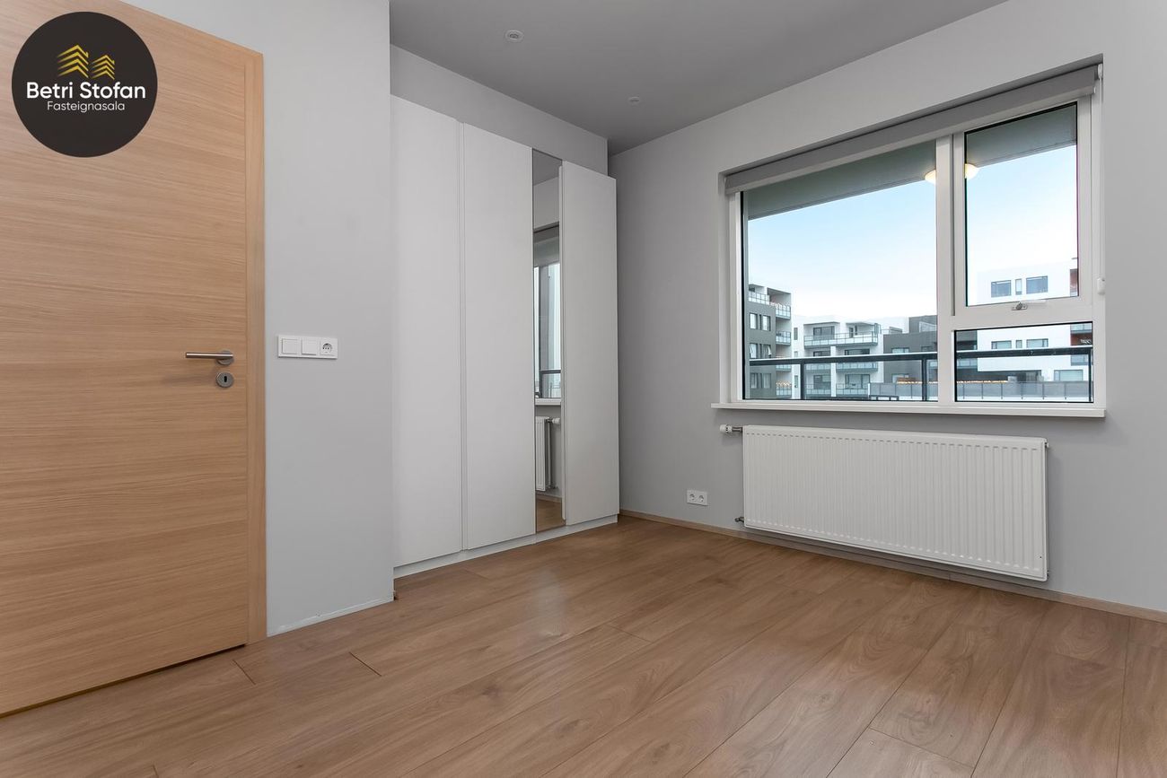 Fálkahlíð 3, 102 Reykjavík