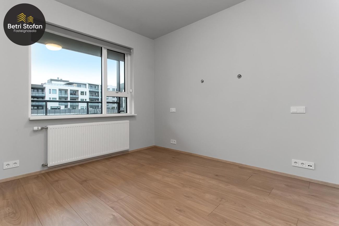 Fálkahlíð 3, 102 Reykjavík