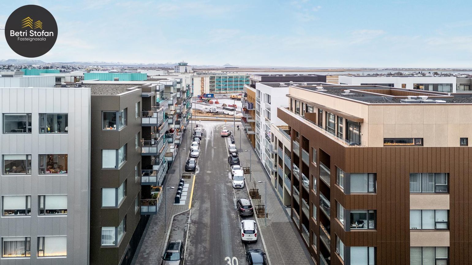 Fálkahlíð 3, 102 Reykjavík