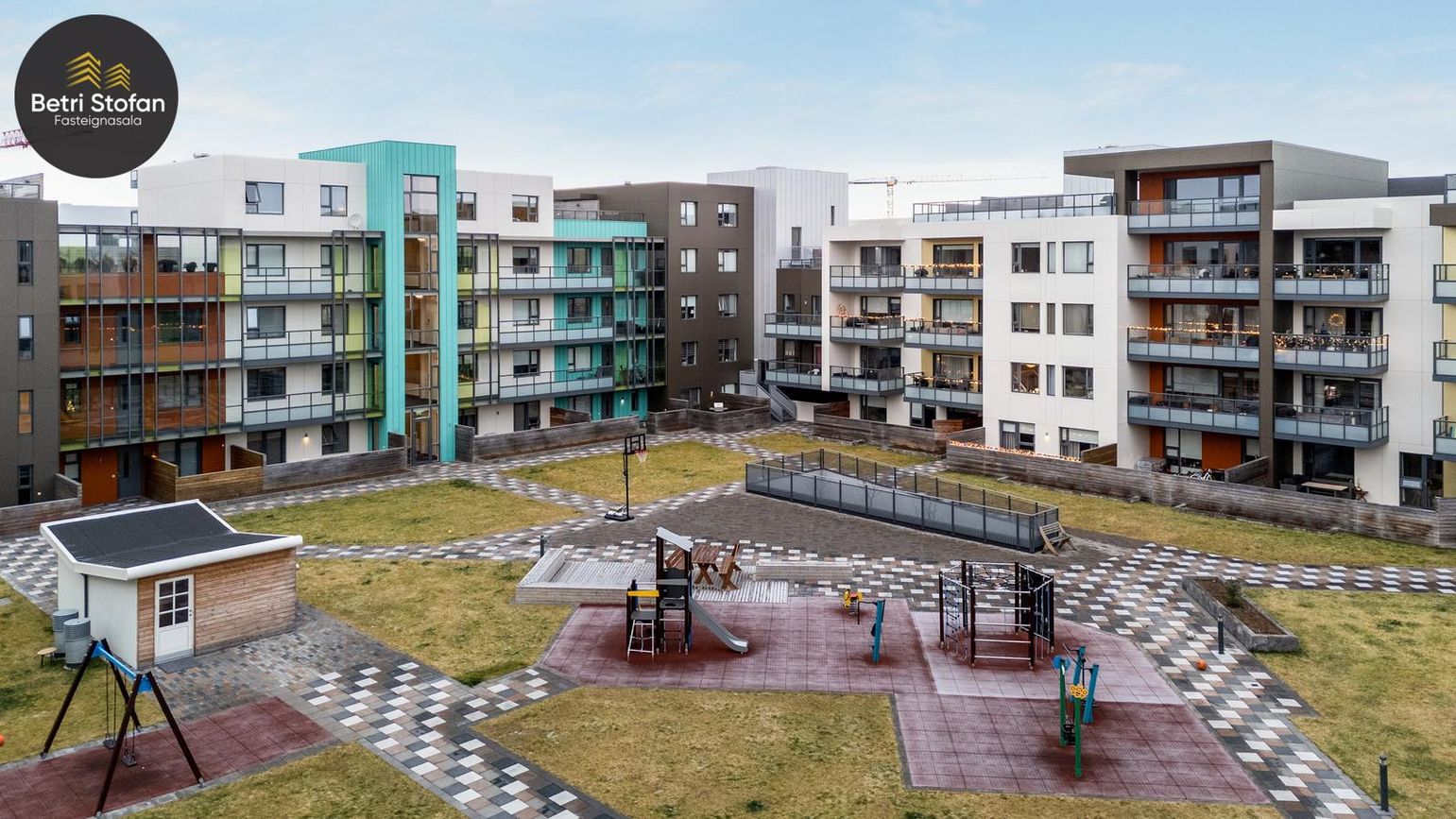 Fálkahlíð 3, 102 Reykjavík