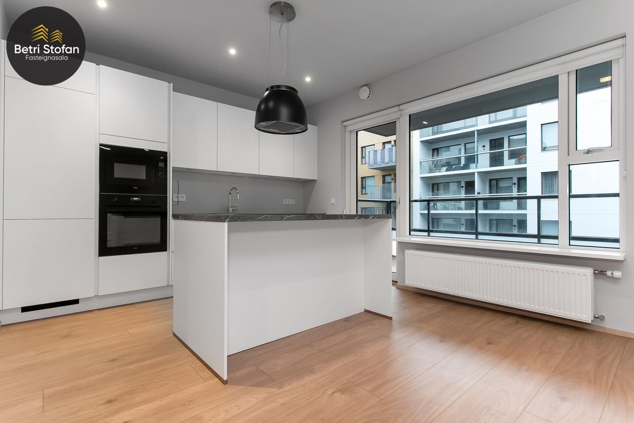 Fálkahlíð 3, 102 Reykjavík