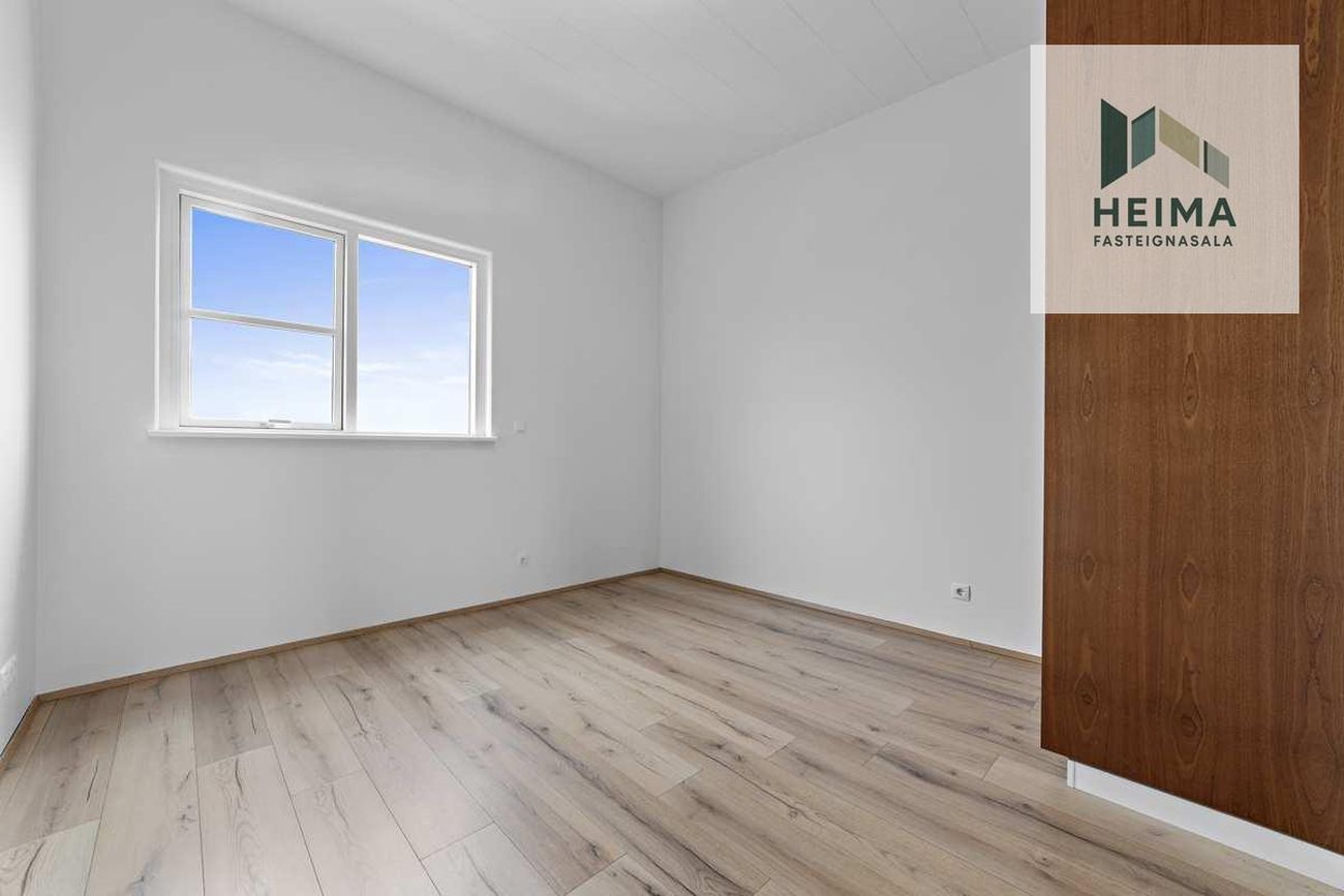 Tjarnabraut 14, 260 Reykjanesbær