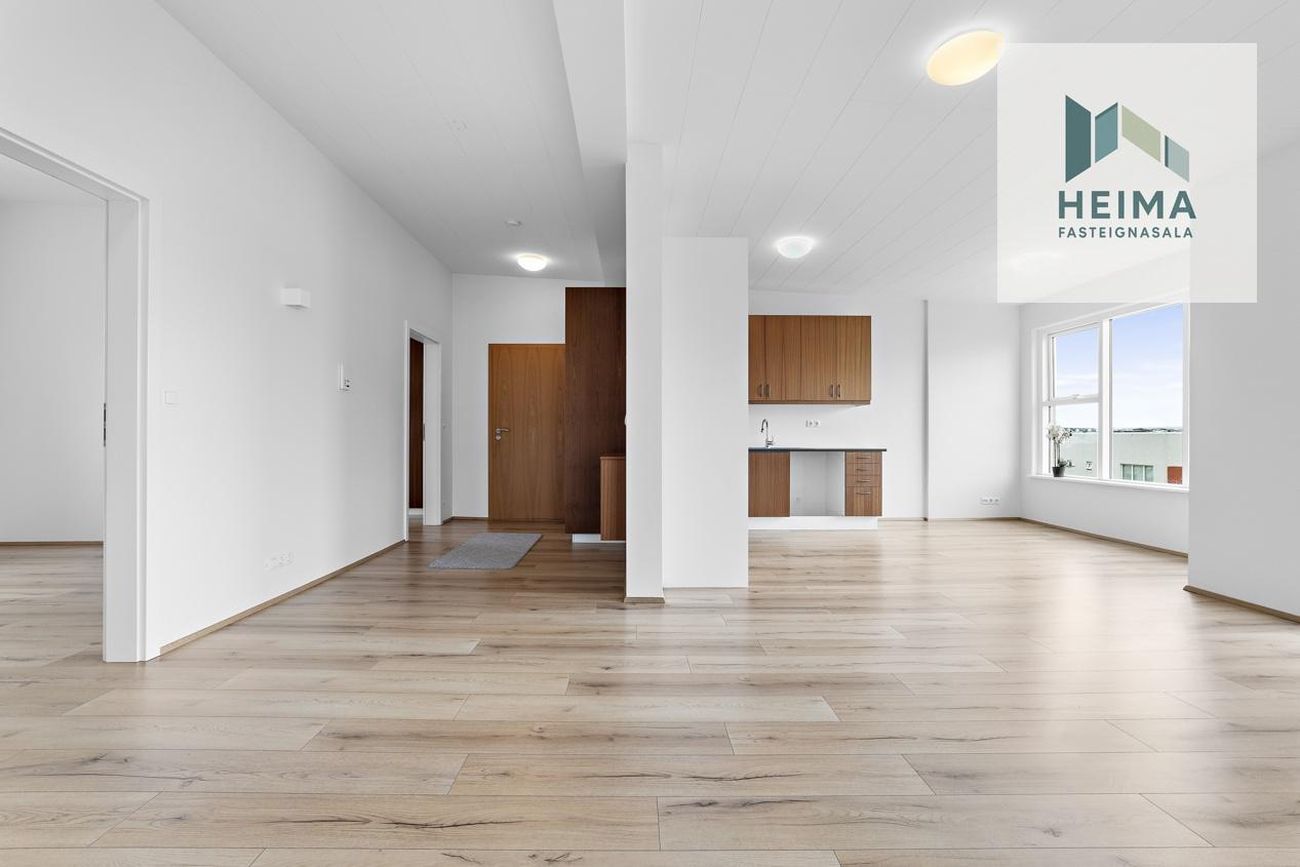 Tjarnabraut 14, 260 Reykjanesbær