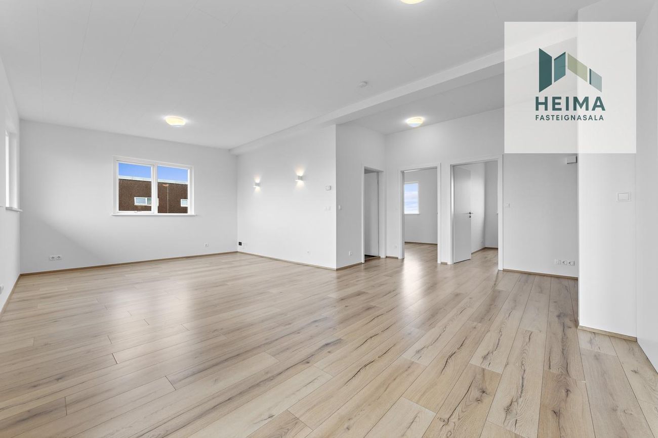 Tjarnabraut 14, 260 Reykjanesbær