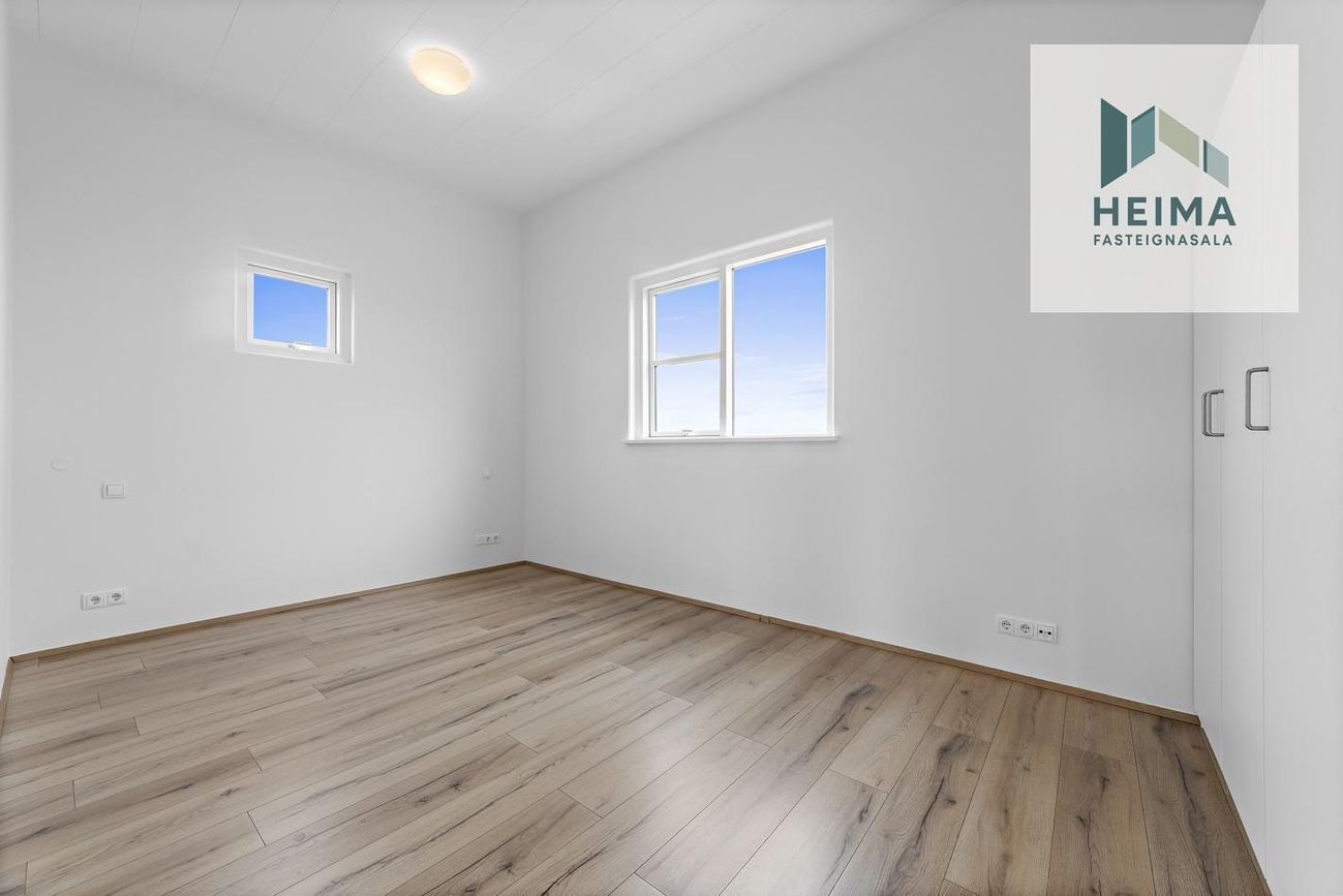 Tjarnabraut 14, 260 Reykjanesbær