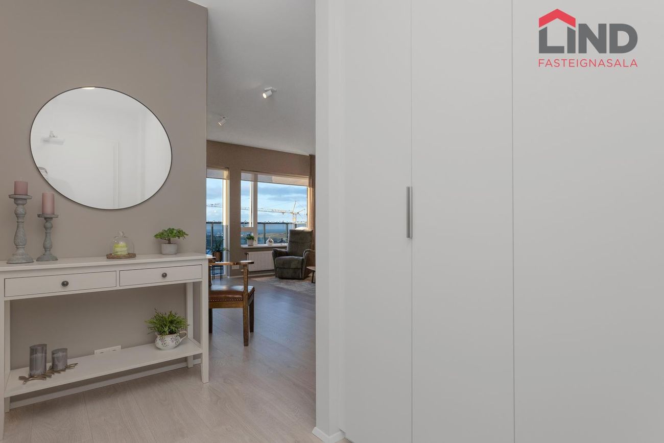 Hraungata 23 - 0402, 210 Garðabær