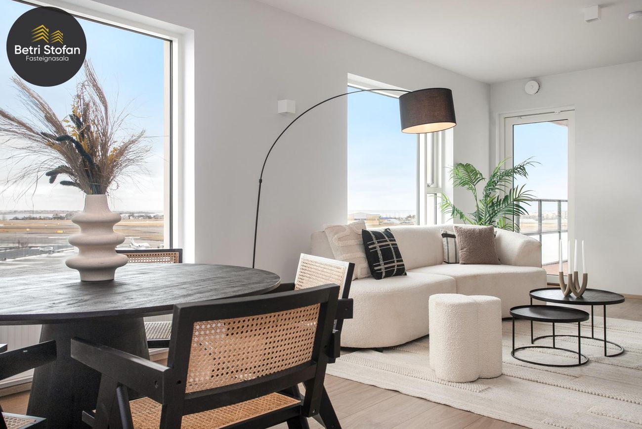 Fálkahlíð 5, 102 Reykjavík
