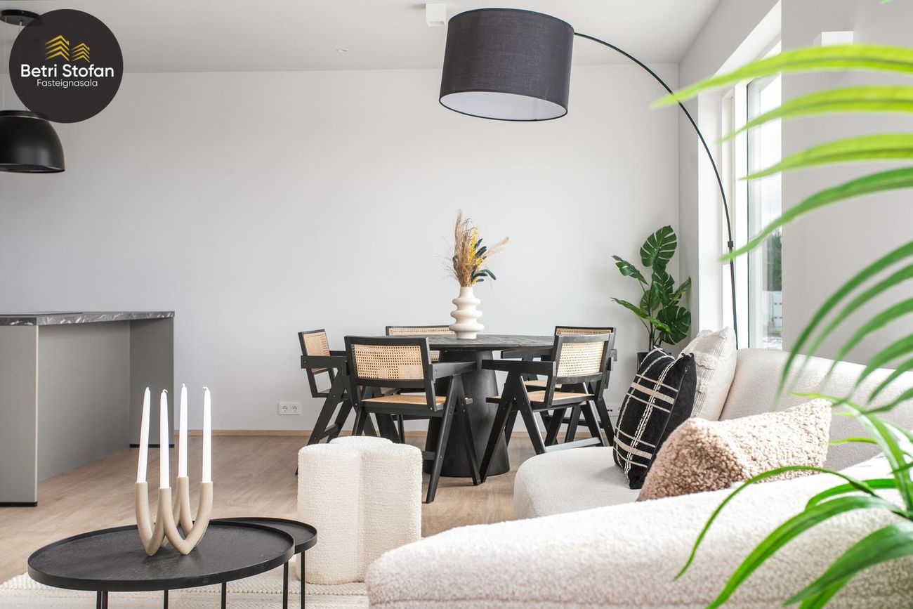 Fálkahlíð 5, 102 Reykjavík