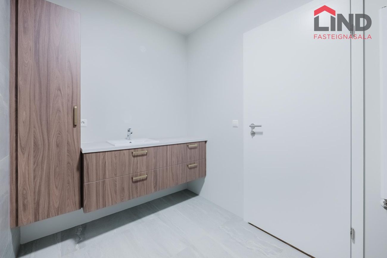 Hringhamar 19, 221 Hafnarfjörður