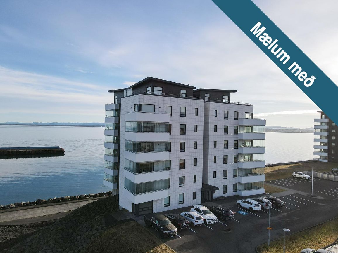 Pósthússtræti 1, 230 Reykjanesbær