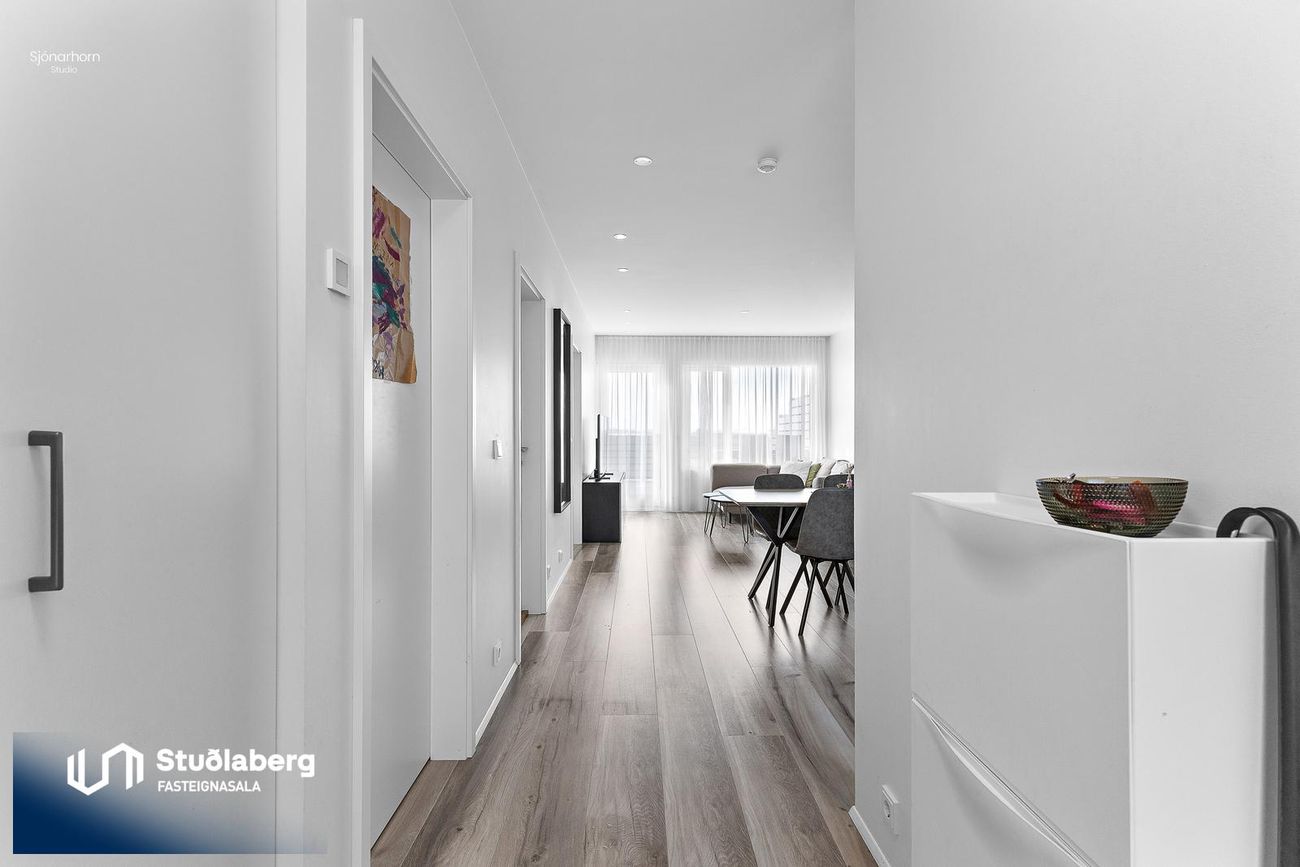 Tjarnabakki 2C - 0107, 260 Reykjanesbær