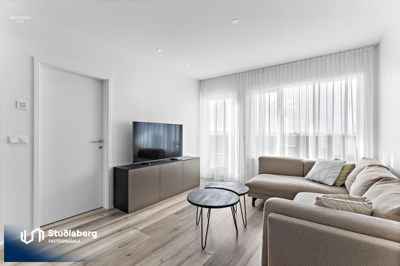 Tjarnabakki 2C - 0107, 260 Reykjanesbær