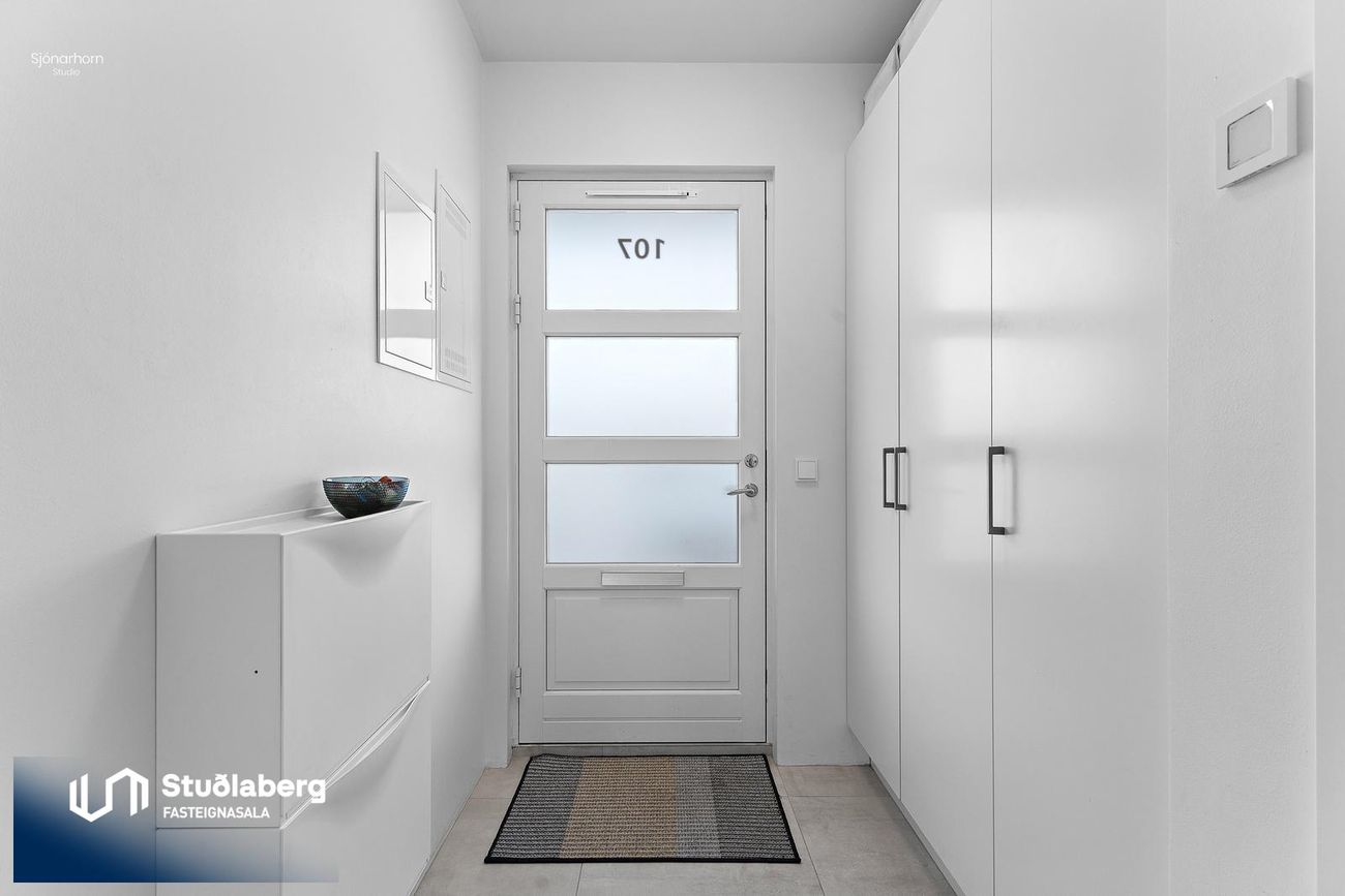 Tjarnabakki 2C - 0107, 260 Reykjanesbær