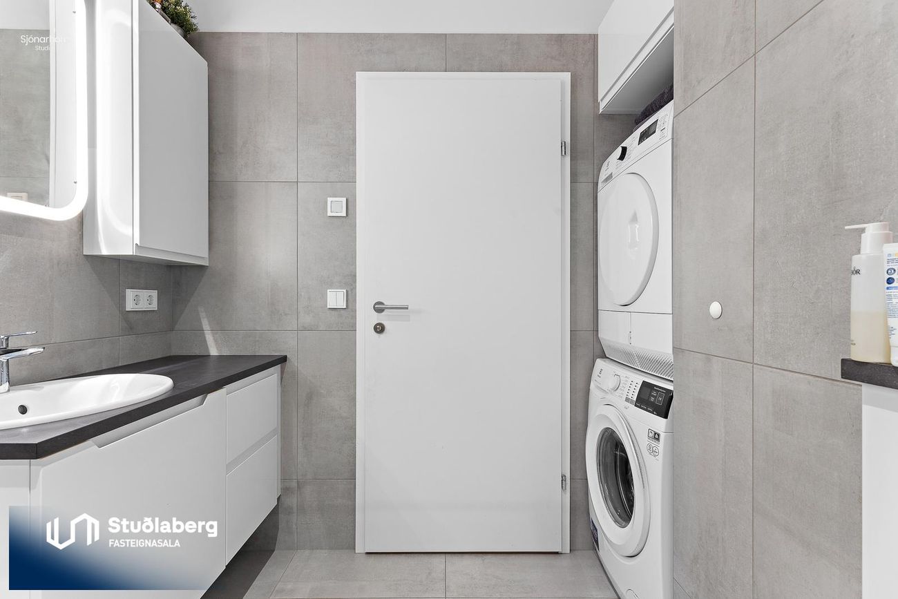 Tjarnabakki 2C - 0107, 260 Reykjanesbær