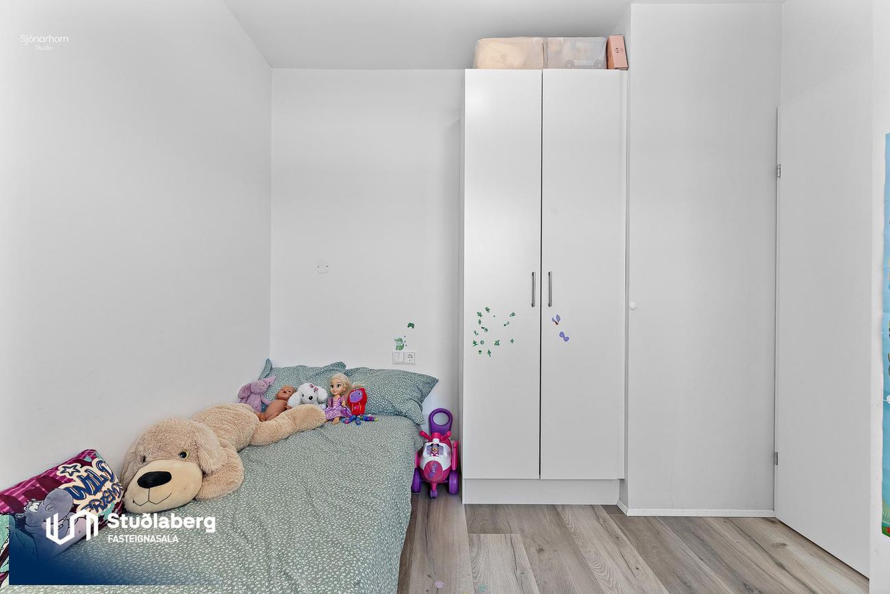 Tjarnabakki 2C - 0107, 260 Reykjanesbær